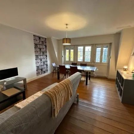 Beau F3 - Proche Gare شقة